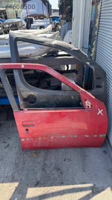 Peugeot 306 sağ ön kapı