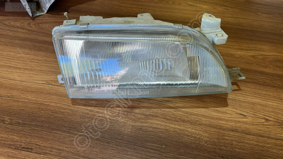 TOYOTA COROLLA SAĞ ÖN FAR