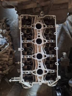 Lada Vega 1.6 silindir kapağı