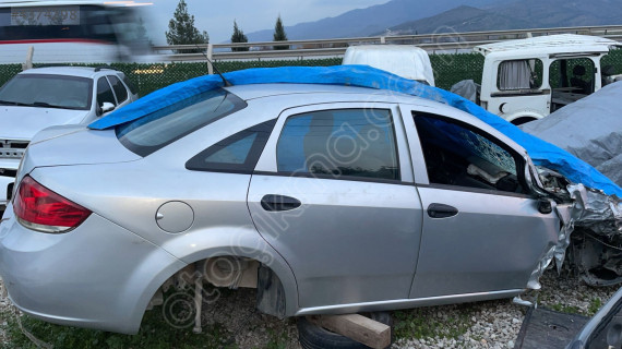 Fiat Linea sağ arka kapı
