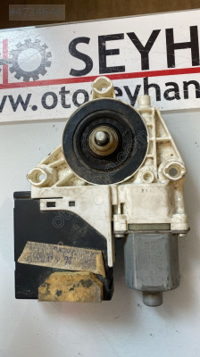 3C0959792C - 561959702A volkswagen jetta 2012 ön sağ cam motoru